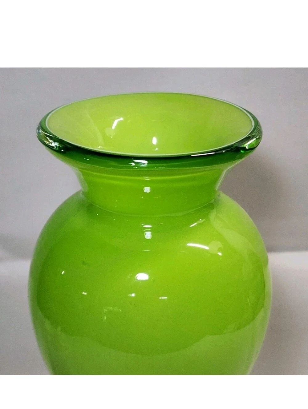 Blown Art Glass Vase Apple Lime Green With Swirls Heavy 10